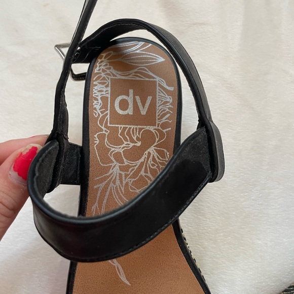DV Dolce Vita shoes - Picture 3 of 6